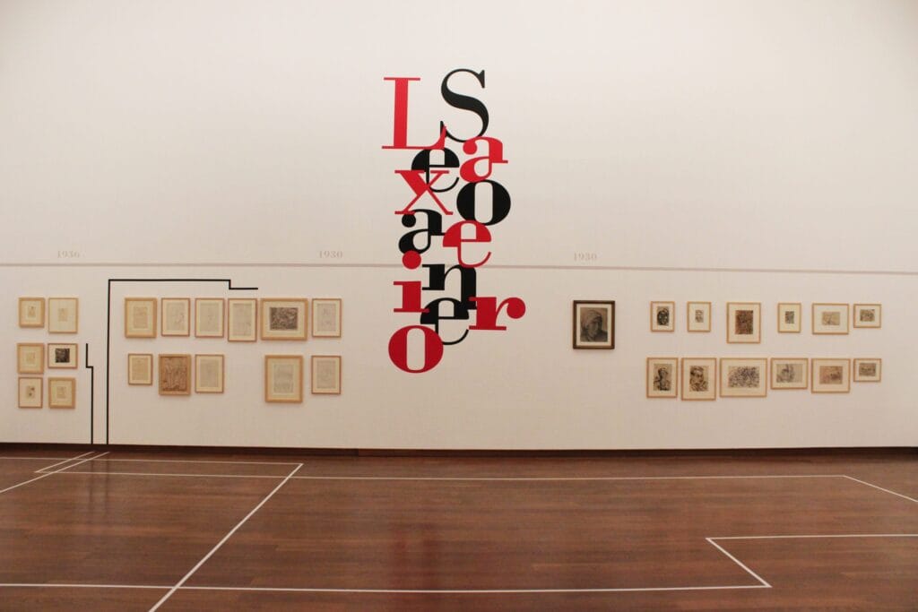 Montaje espacio expositivo de la Fundación Luis Seoane.